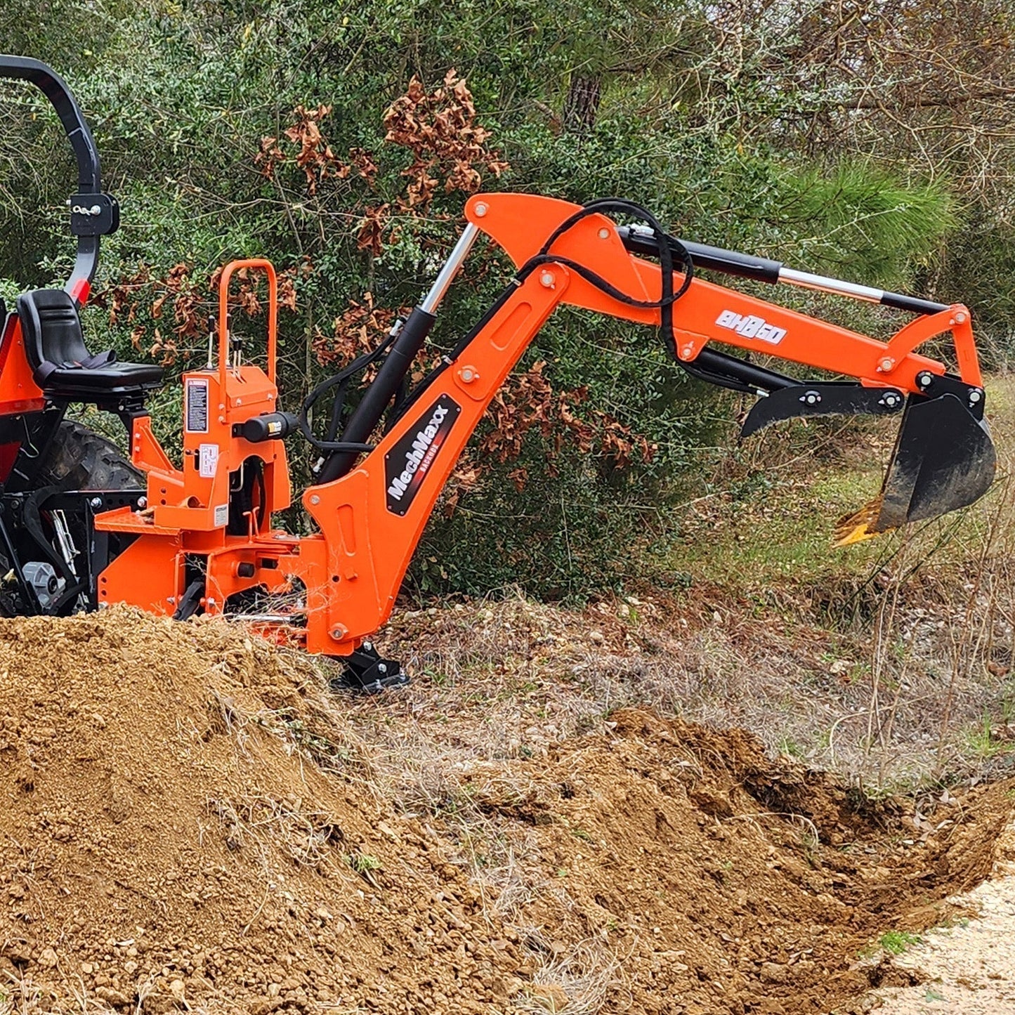 9′ Tractor Backhoe Attachment with Hydraulic Thumb, 15″ Bucket, Self-Contained Pump, for 25-100 HP, Cat. 1&2 Tractor, BH860