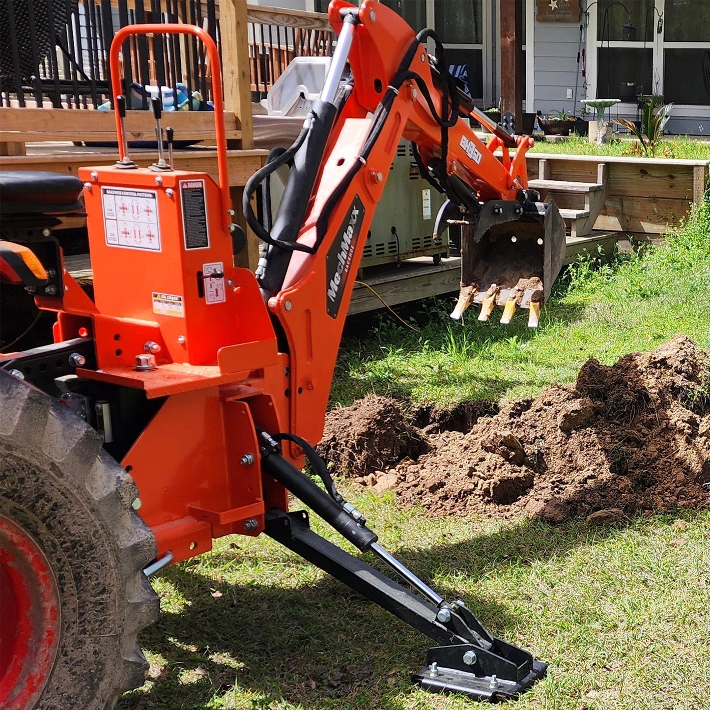 9′ Tractor Backhoe Attachment with Hydraulic Thumb, 15″ Bucket, Self-Contained Pump, for 25-100 HP, Cat. 1&2 Tractor, BH860